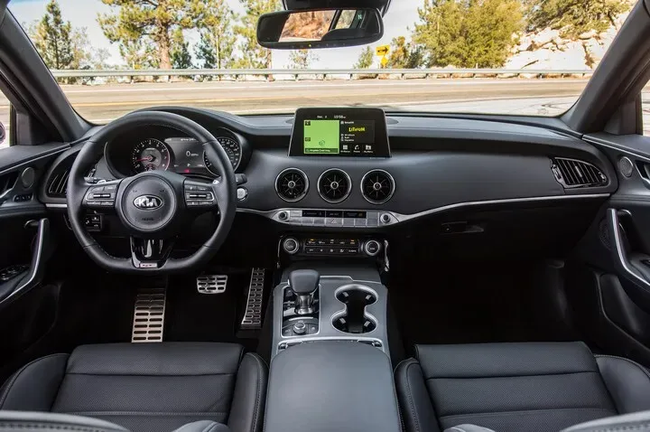 Interior Kia Stinger GT2 2018