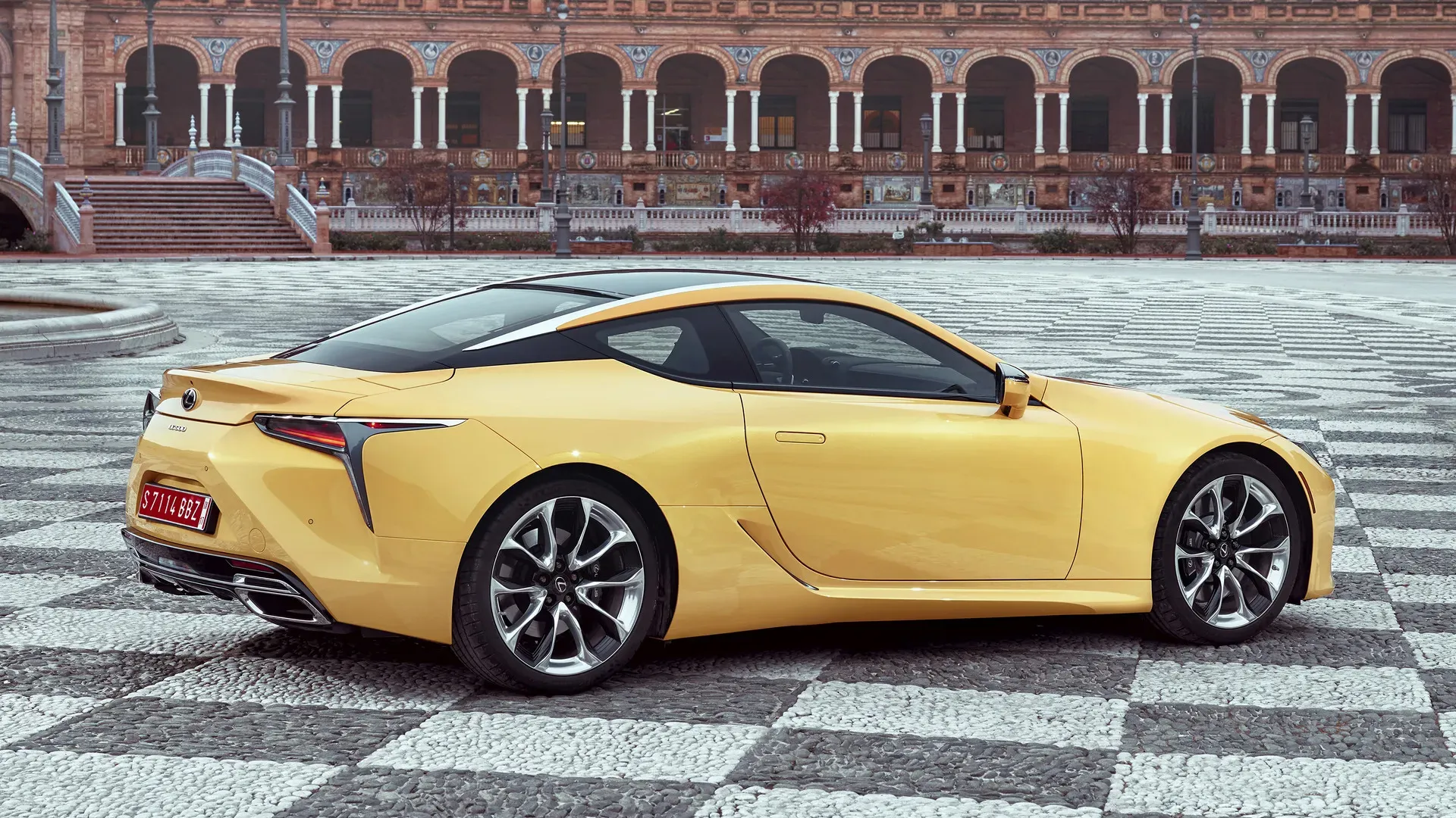 Latera Lexus LC 500 2018 Amarillo