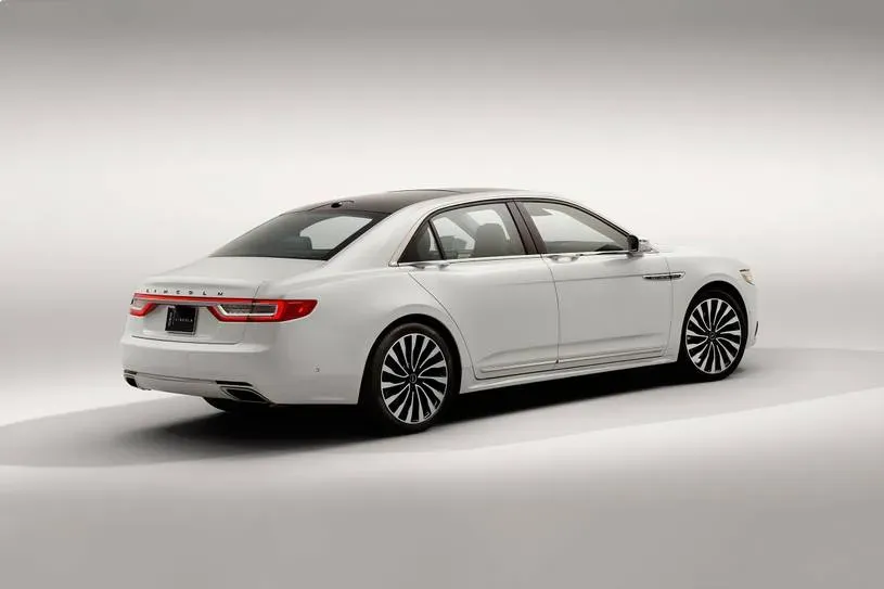 Lateral Lincoln Continental Black Label 2018 Blanco