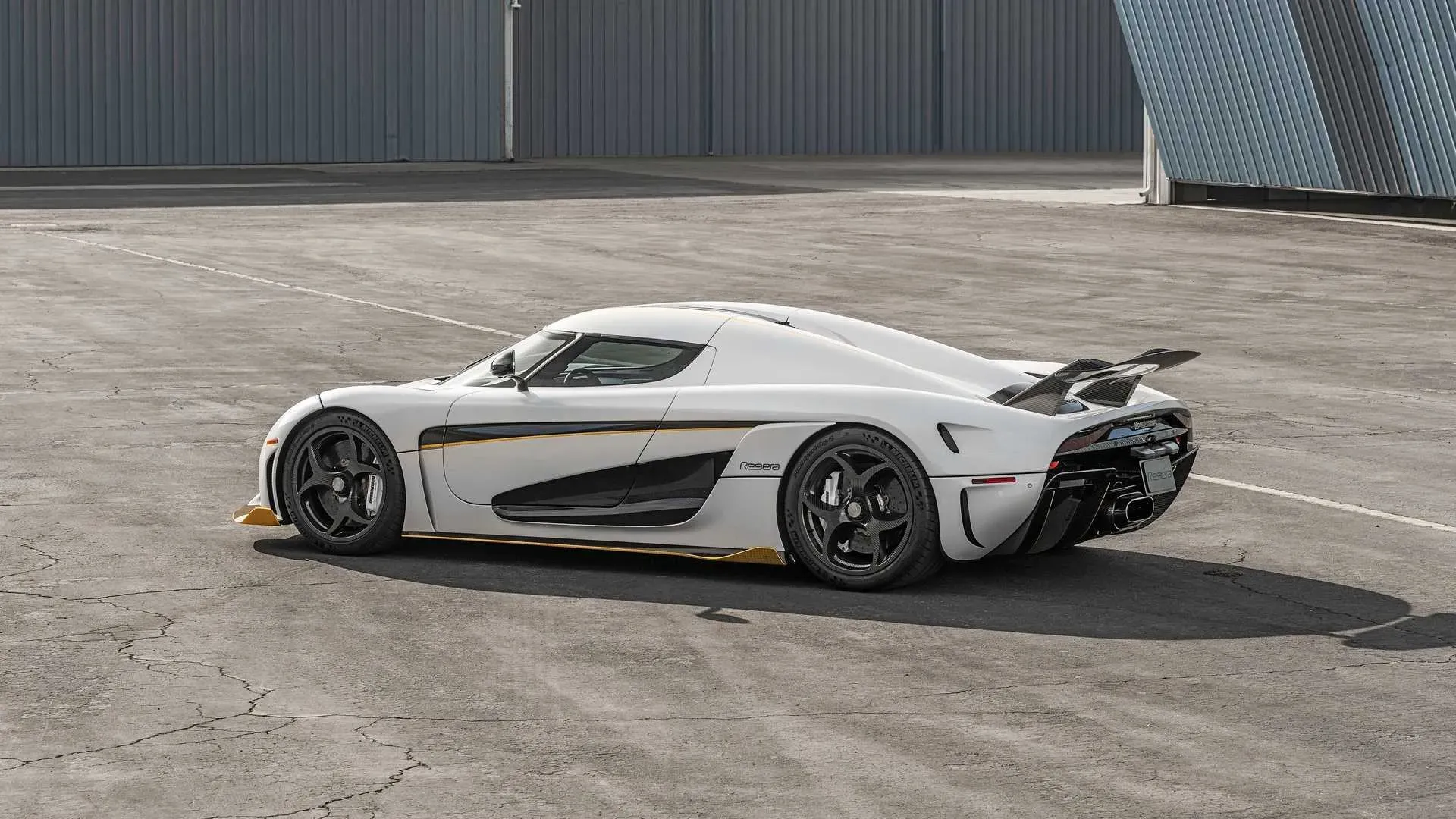 Lateral Koenigsegg Regera 2020 Blanco