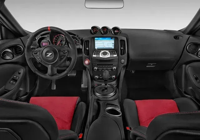 Interior Nissan 370Z Nismo 2019