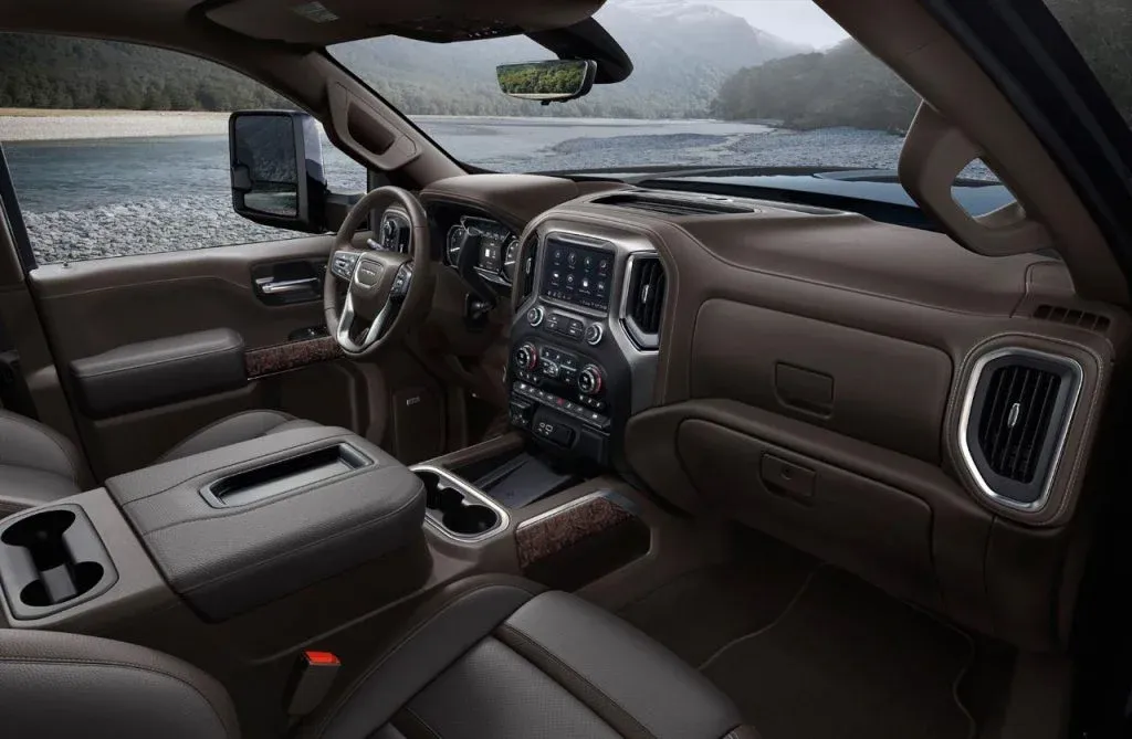 Interior GMC Sierra HD Denali 2020