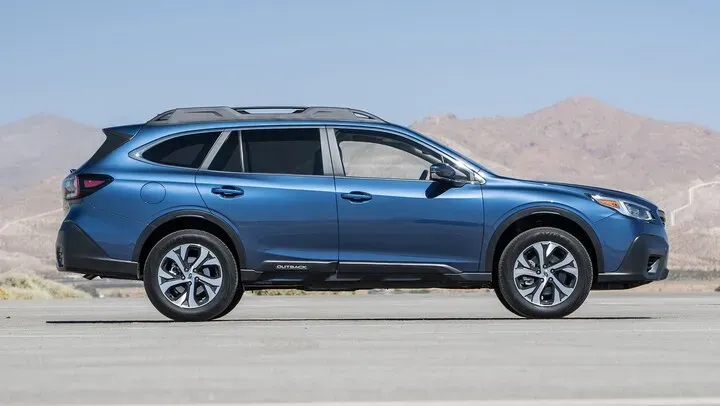 Lateral Subaru Outback 2020 Azul