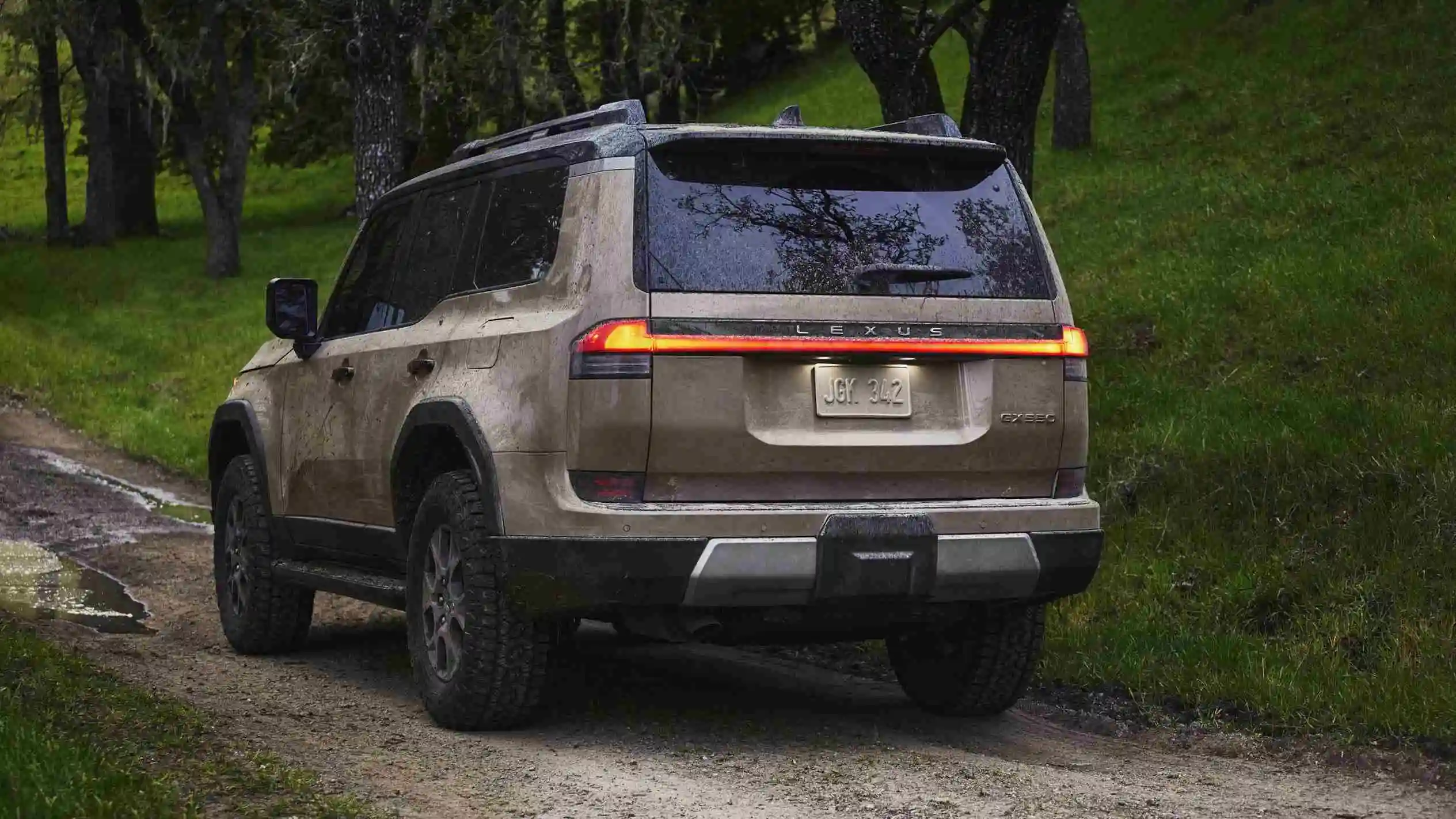 Parte Trasera Lexus GX 2024 Dorado