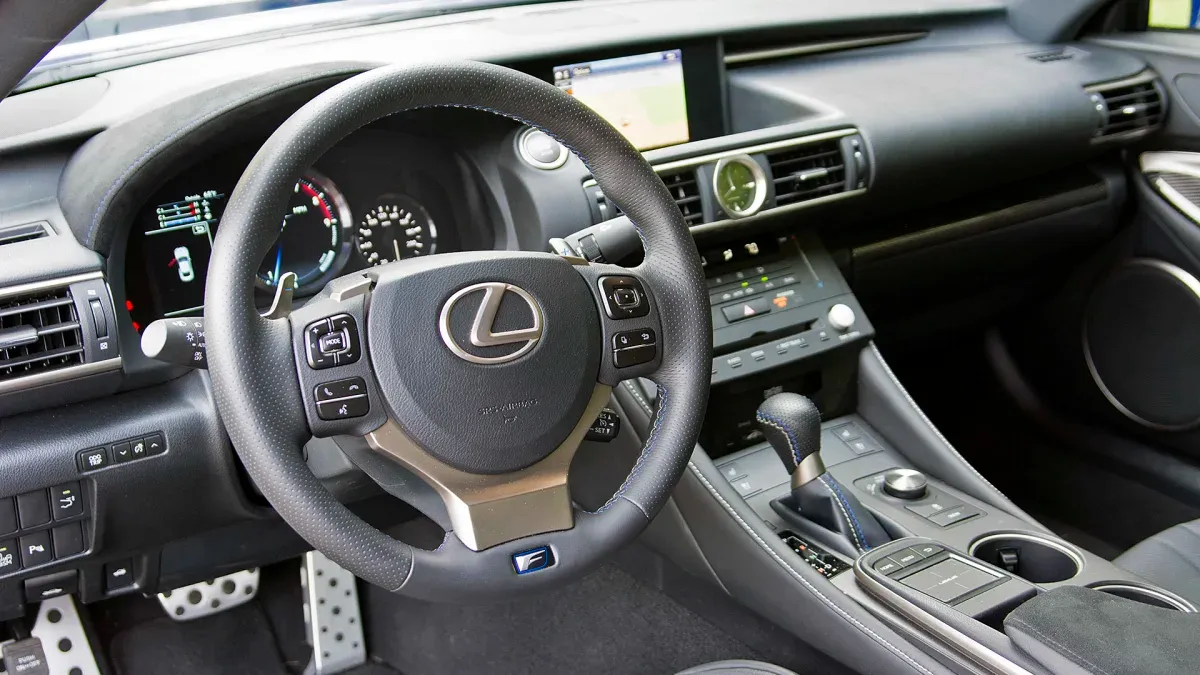 Interior Lexus RC F 2015