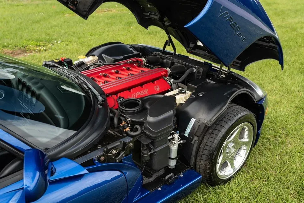 Motor Dodge Viper GTS 1997