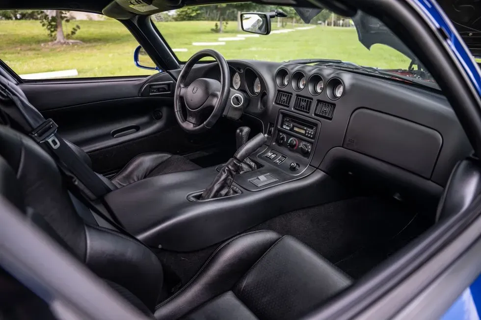 Interior Dodge Viper GTS 1997