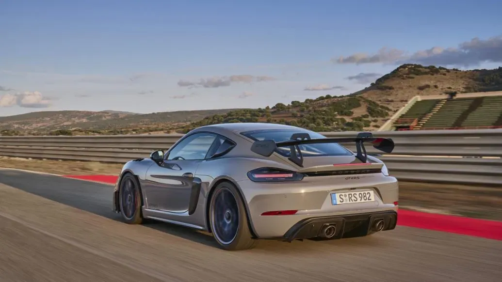 Parte Trasera Porsche Cayman GT4 RS