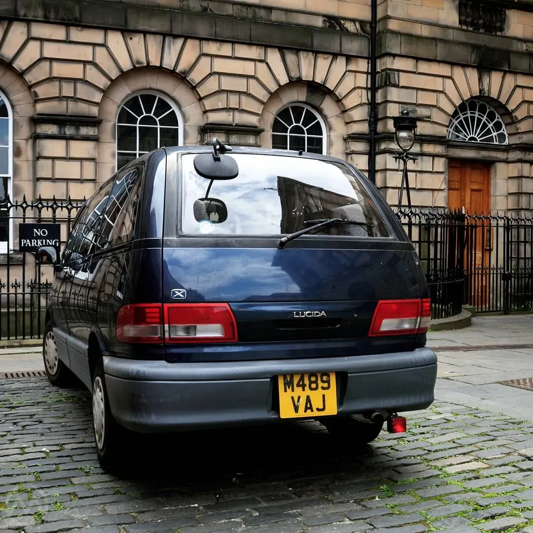 Parte Trasera Toyota Previa 1997 Azul