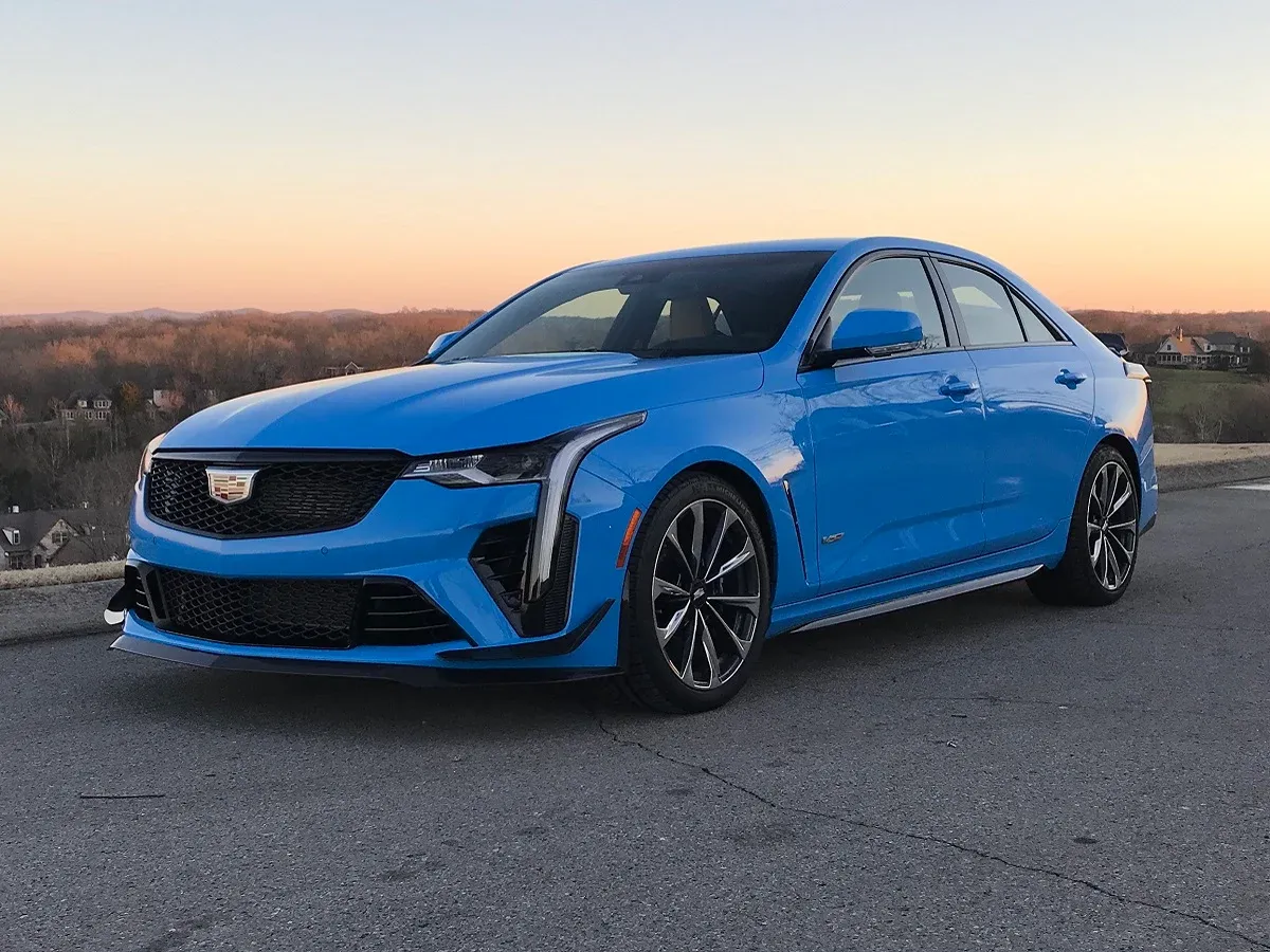 Cadillac CT4-V Blackwing 2022: ¿Un Reto al BMW M3?