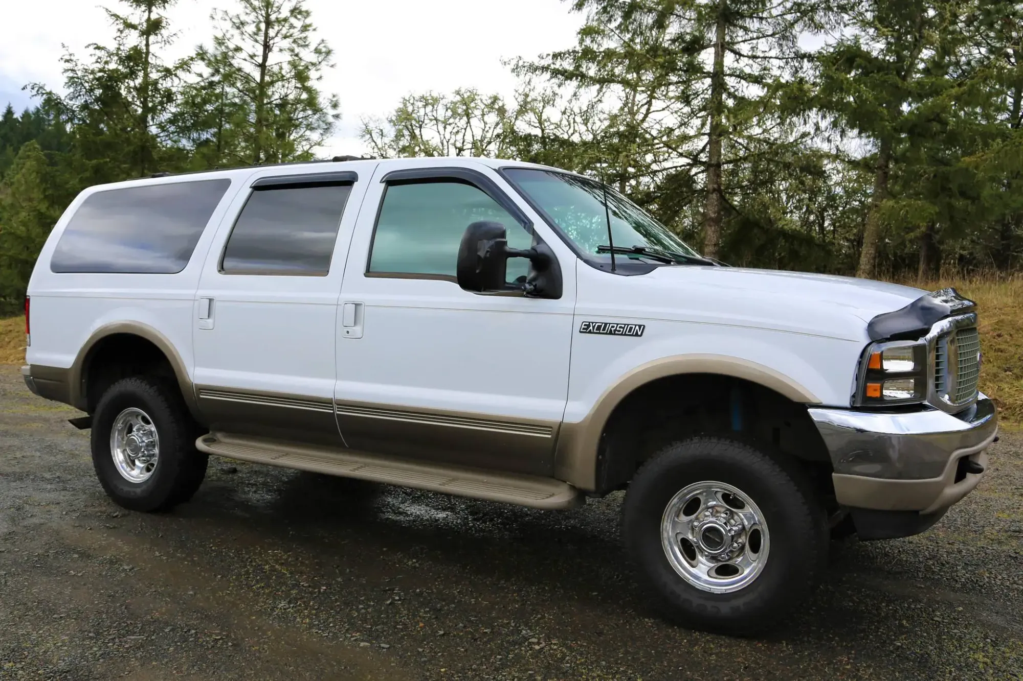 Lateral Ford Excursion V10 Blanco