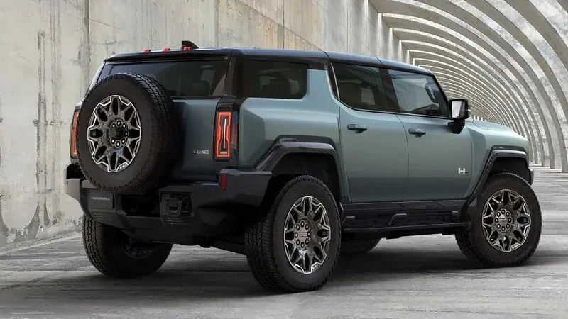 Parte Trasera GMC Hummer EV Verde