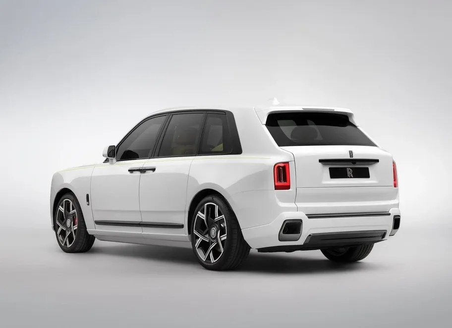 Parte Trasera Rolls-Royce Cullinan Blanco