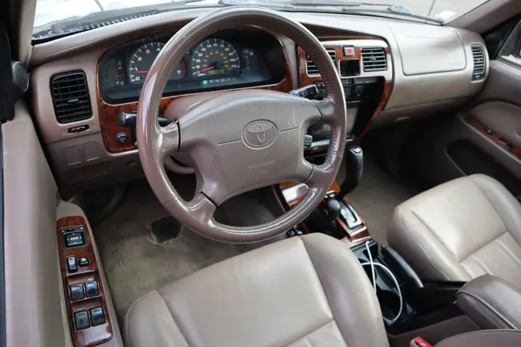 Interior Toyota 4Runner 2000