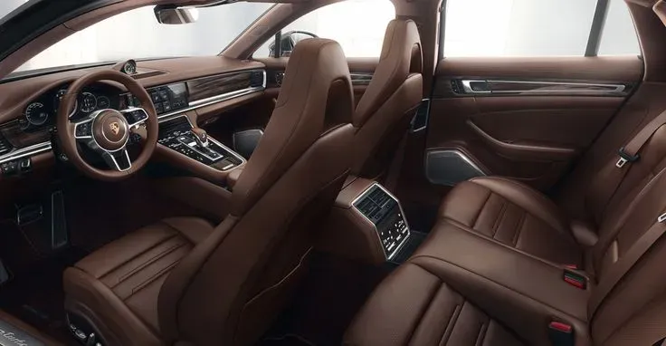 Interior Porsche Panamera Turbo Sport Turismo