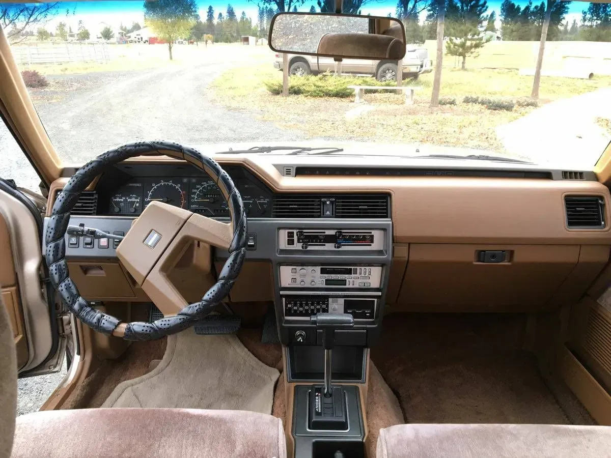 Interior Trasera Nissan Maxima 1986