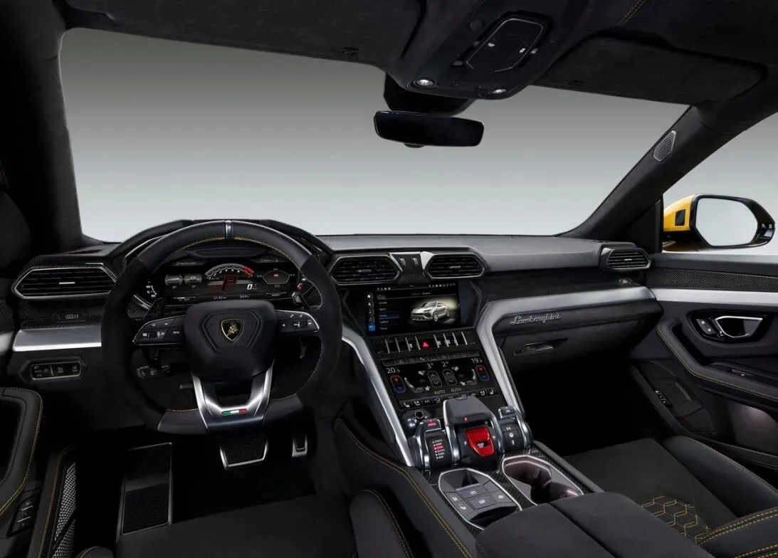 Interior Lamborghini Urus 2019