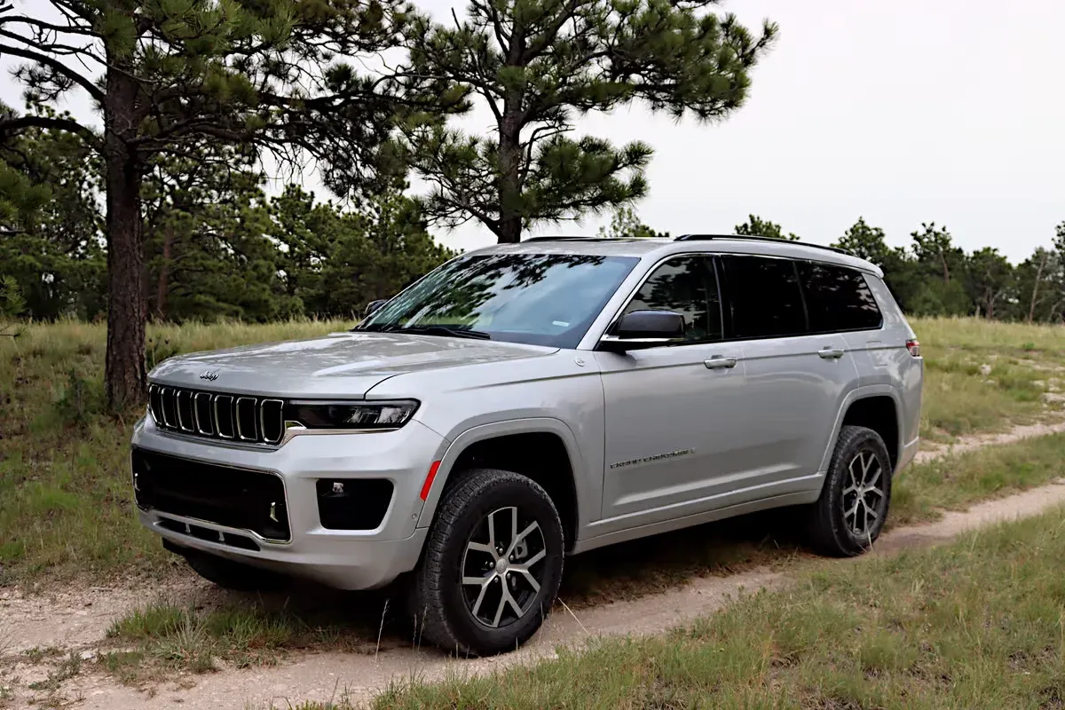 Lateral Jeep Grand Cherokee L 2021 Blanco