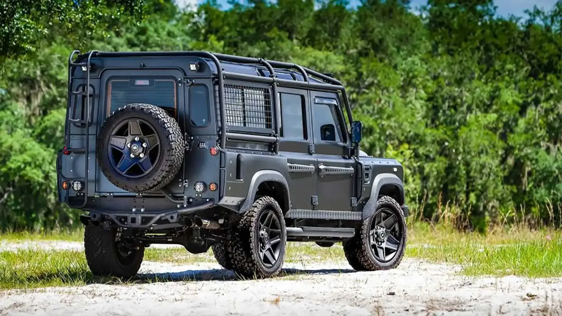 Parte Trasera Land Rover Defender Negro