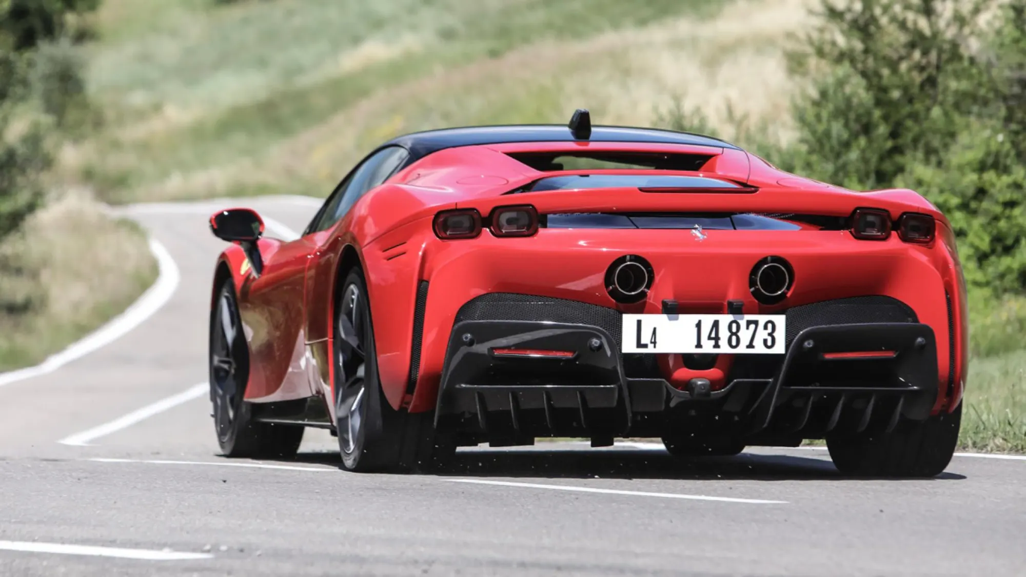 Parte Trasera Ferrari SF90 Stradale Rojo