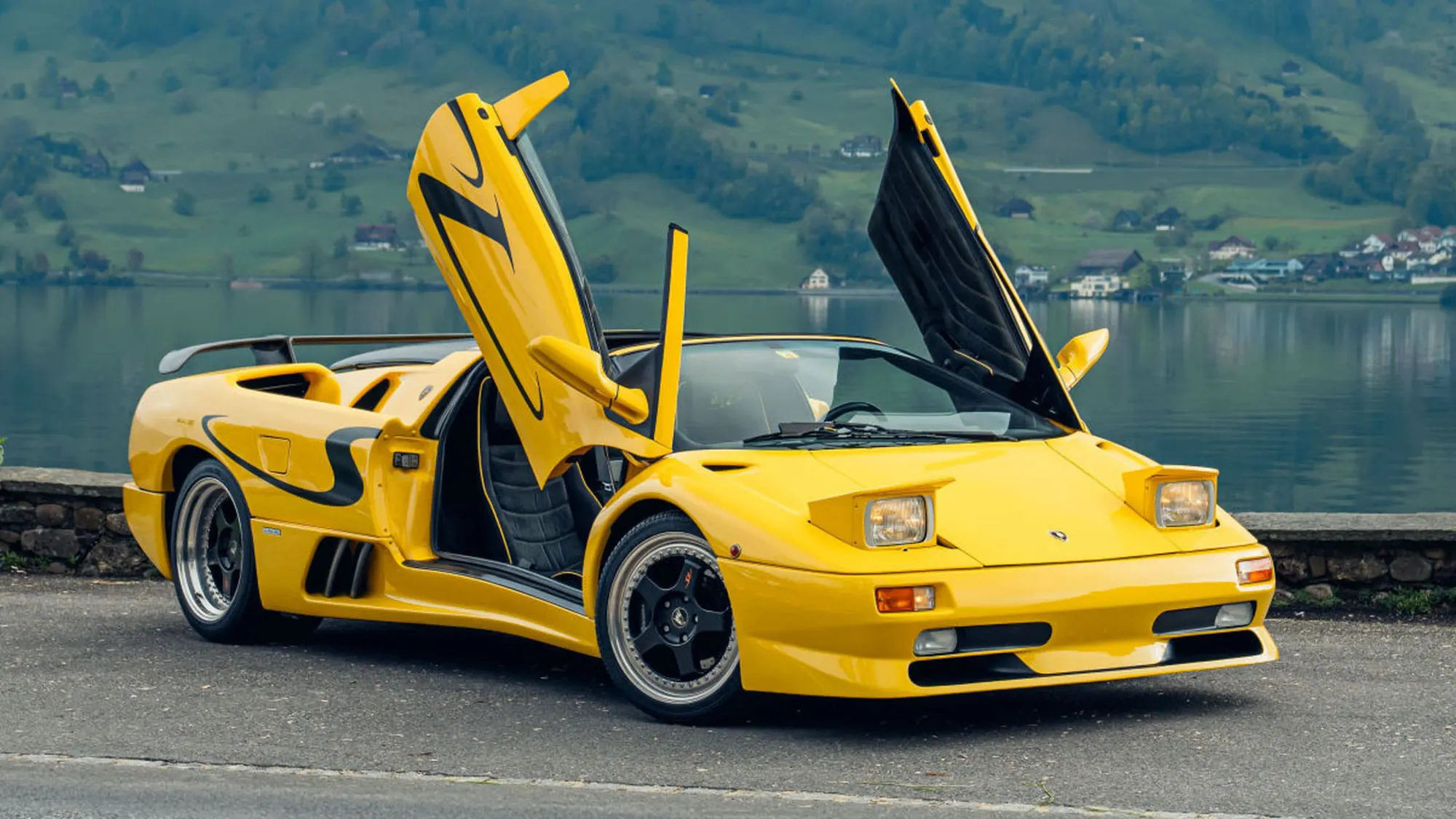 Lamborghini Diablo Amarillo