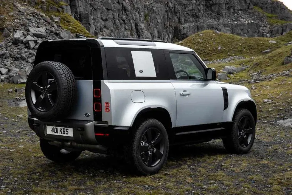 Parte Trasera Land Rover Defender 2021 Plateado