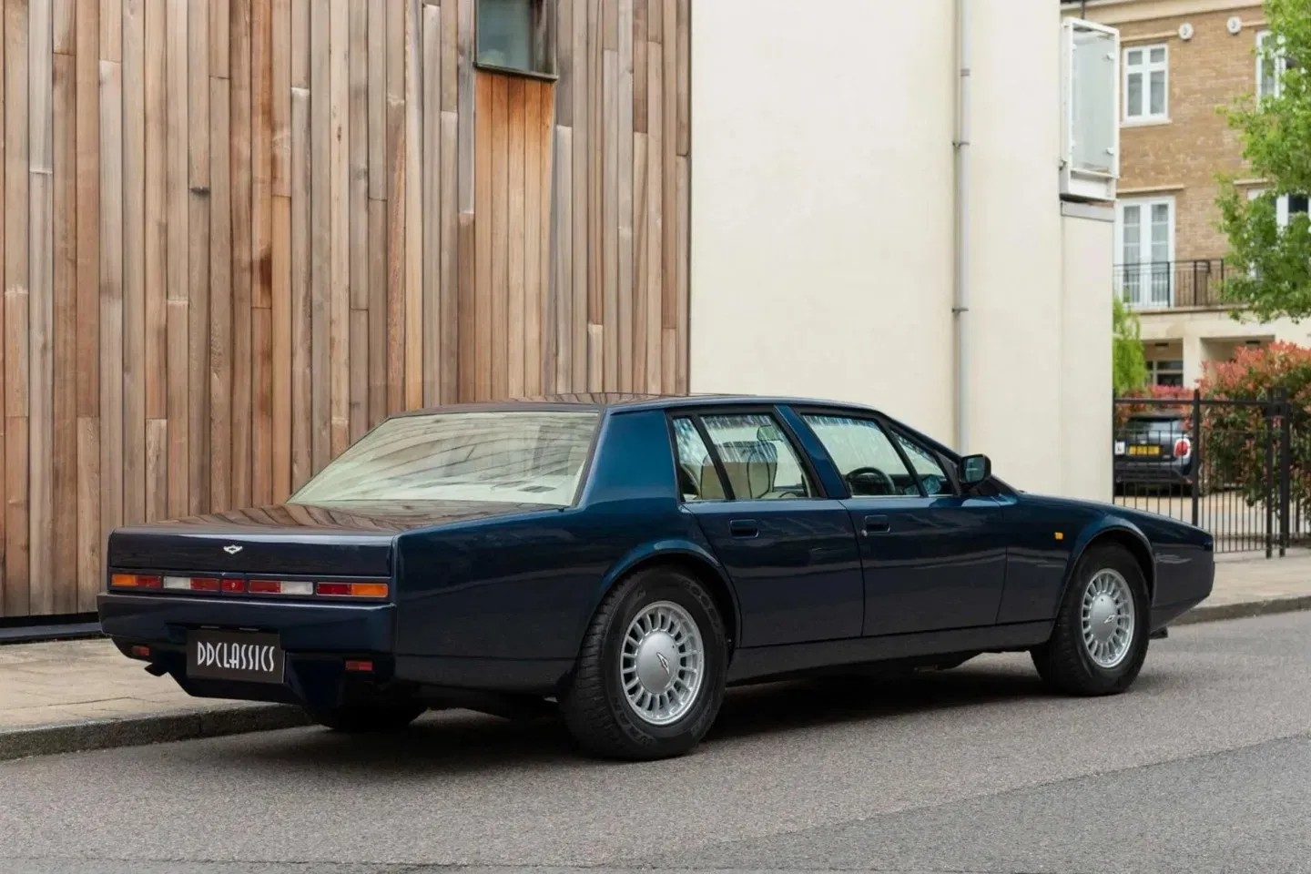 Parte Trasera Aston Martin Lagonda 1987 Azul