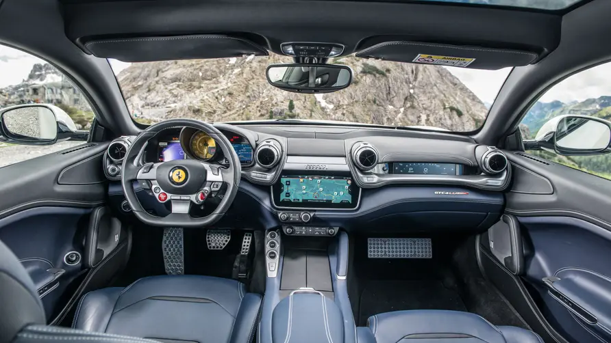 Interior Ferrari GTC4 Lusso