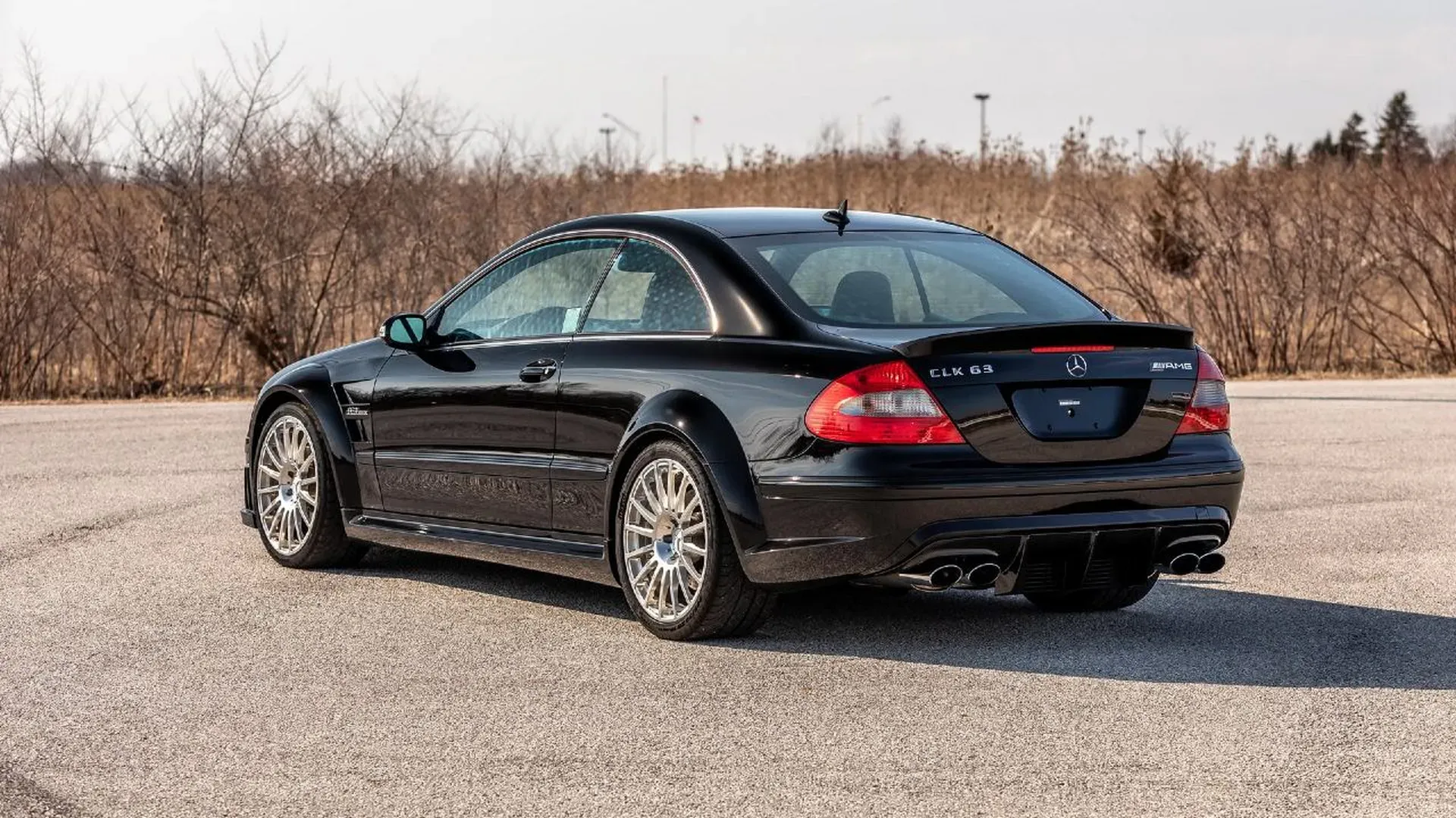 Lateral Motor Mercedes-Benz CLK 63 AMG Black Series 2008 Negro