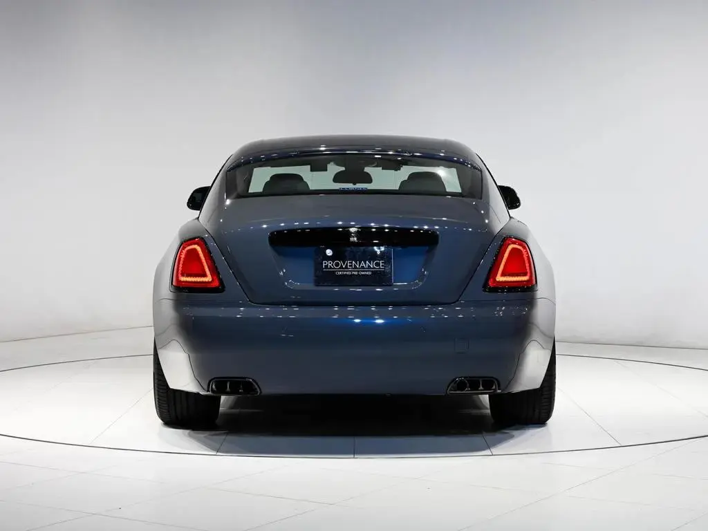 Parte Trasera Rolls-Royce Wraith Azul