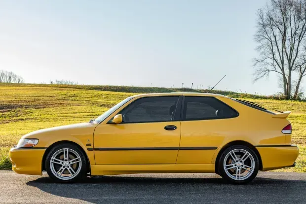 Lateral SAAB 9-3 Viggen 2001 Amarillo