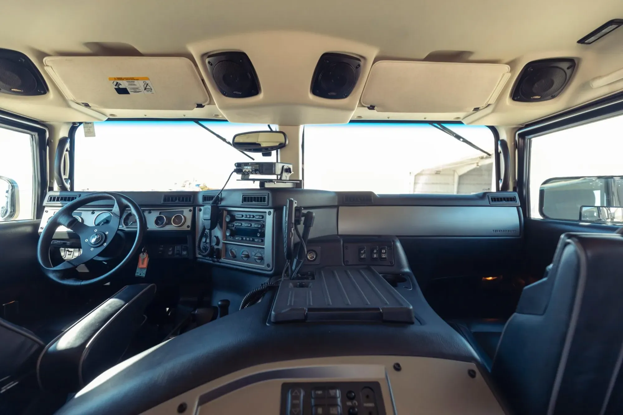 Interior Hummer H1 Alpha