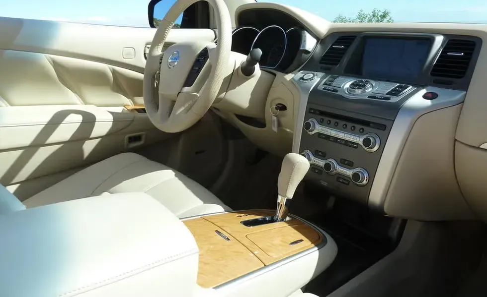 Interior Nissan Murano CrossCabriolet 2011