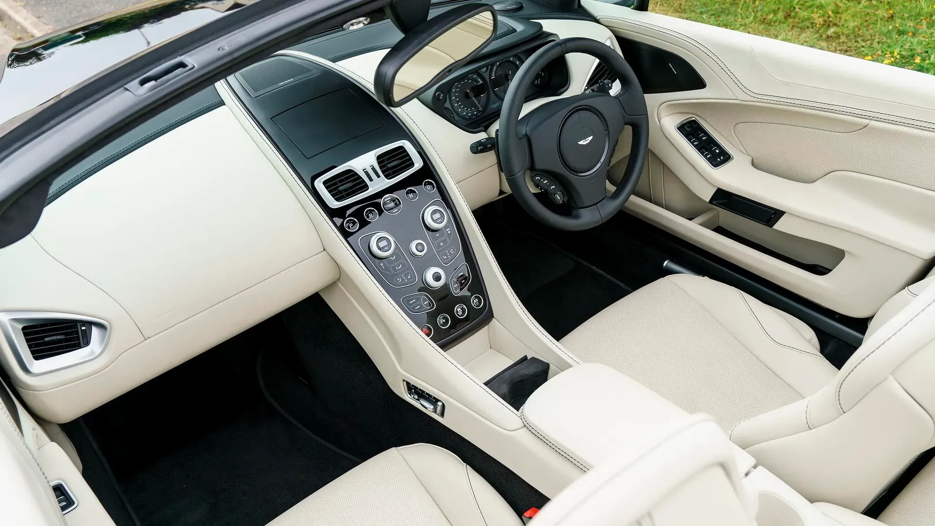 Interior Aston Martin Vanquish S Volante 2018