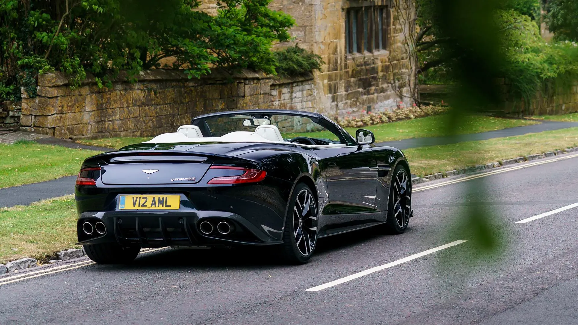 Parte Trasera Aston Martin Vanquish S Volante 2018 Negro