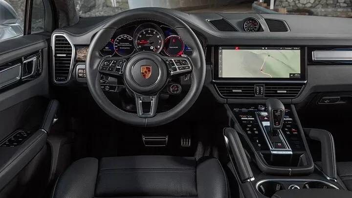 Interior Porsche Cayenne Turbo 2019