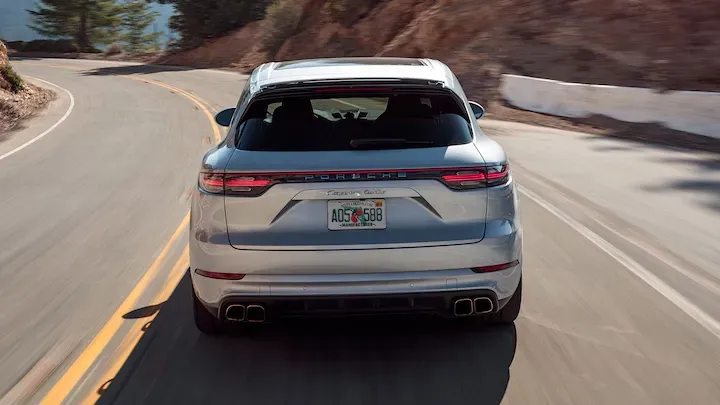 Parte Trasera Porsche Cayenne Turbo 2019 Plateado