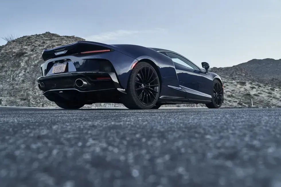 Parte Trasera McLaren GT 2021 Azul