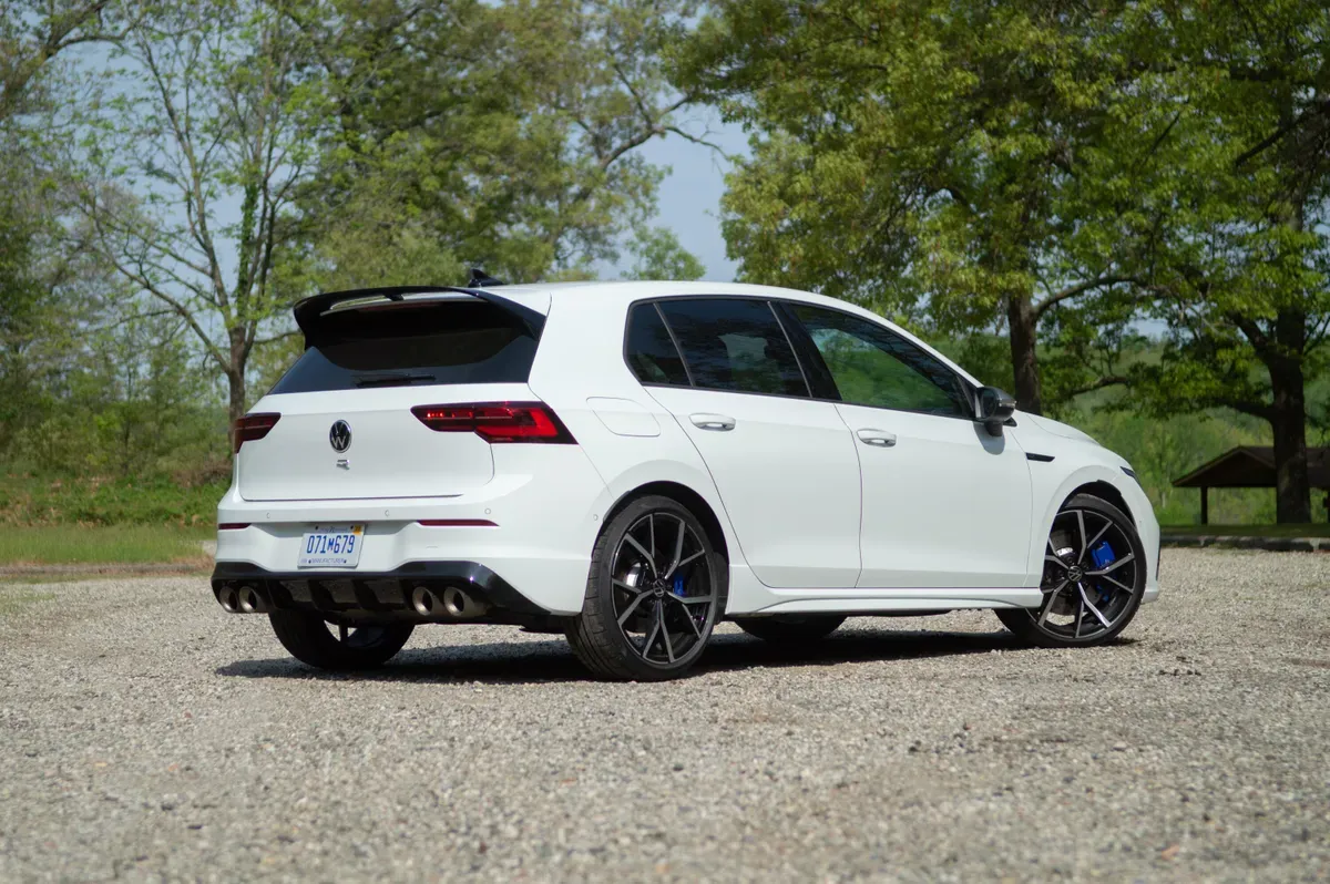 Parte Trasera Volkswagen Golf R 2022 Blanco