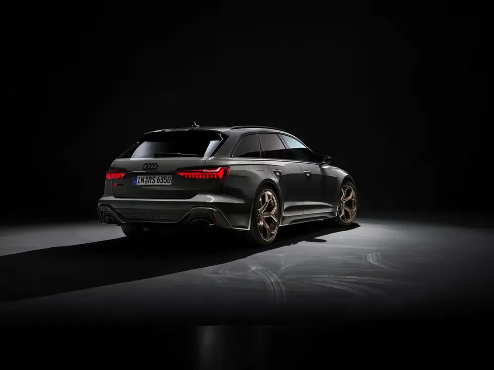 Parte Trasera Audi RS6 Avant Performance 2024 Gris