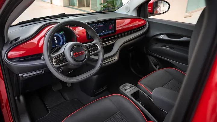 Interior Fiat 500e Red Edition