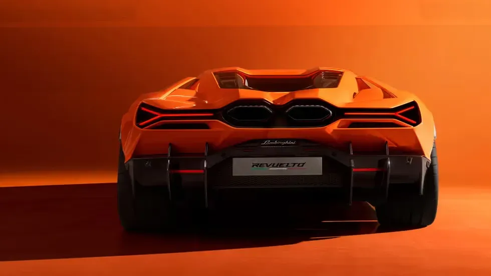 Parte Trasera Lamborghini Revuelto Naranja