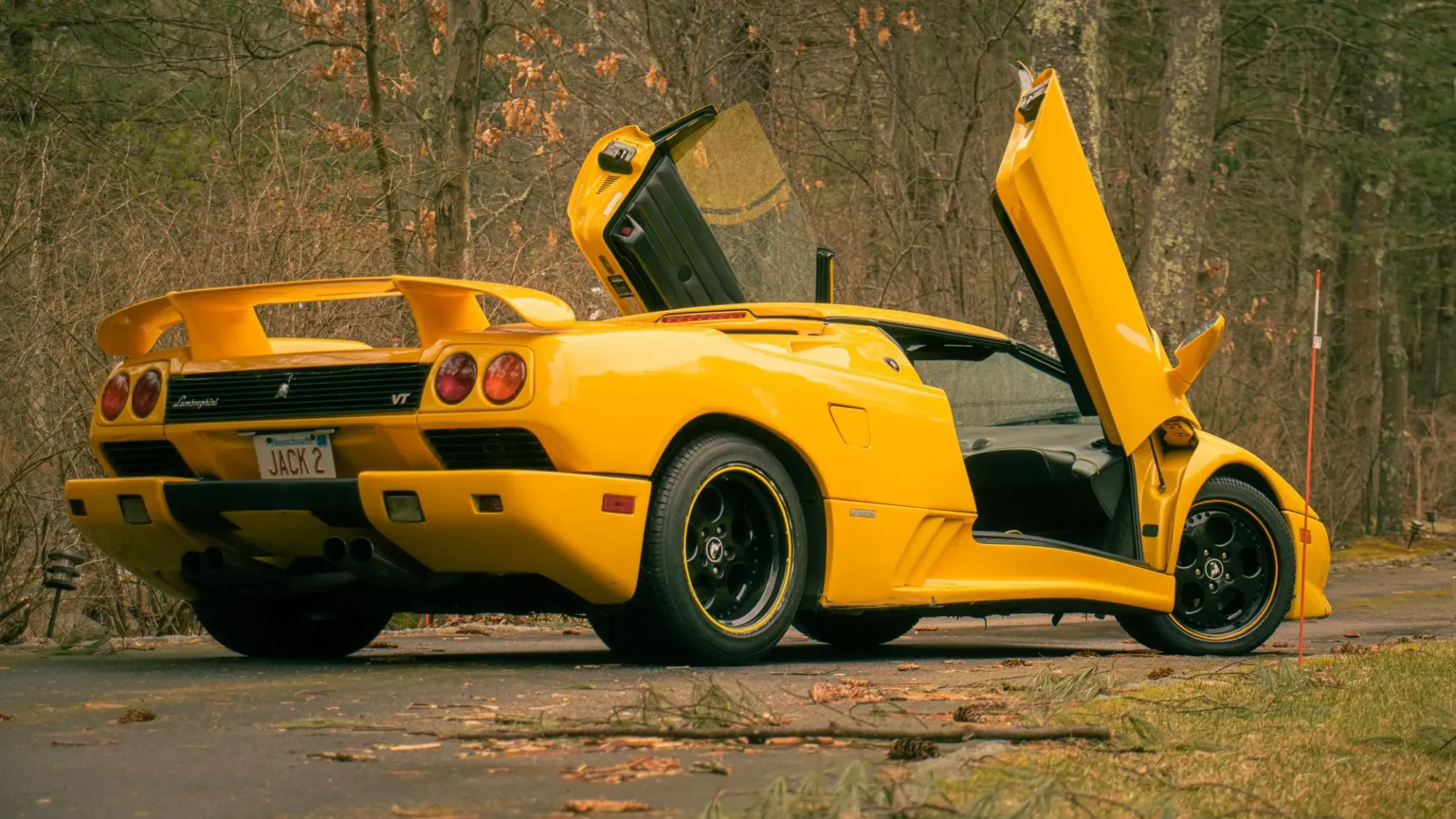 Lateral Puertas Abiertas Lamborghini Diablo VT Roadster 1997 Amarillo