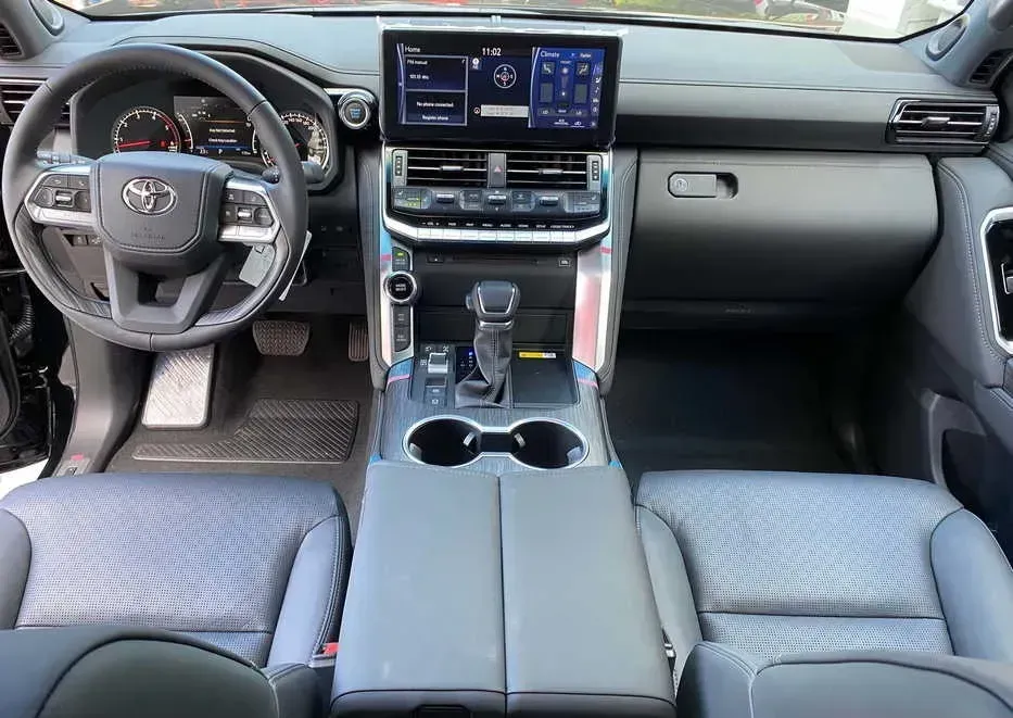 Interior Toyota Land Cruiser 2023