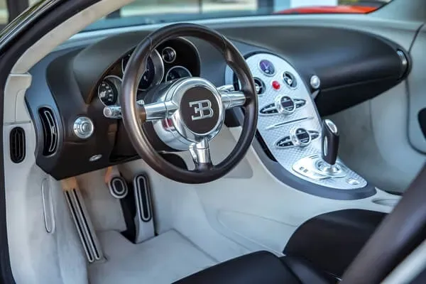 Interior Bugatti Veyron 2006