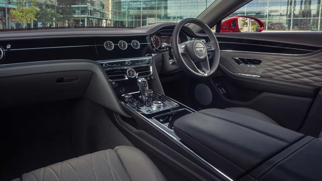 Interior Bentley Flying Spur V8