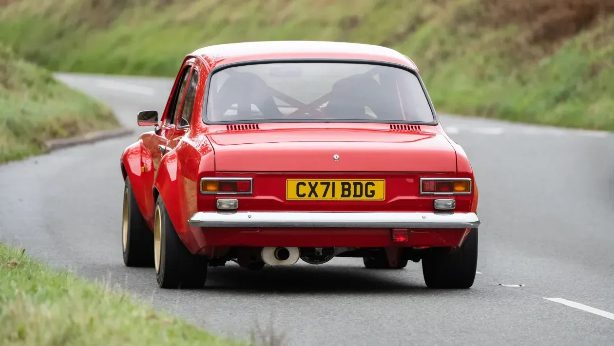 Parte Trasera Ford Escort Mk1 Rojo