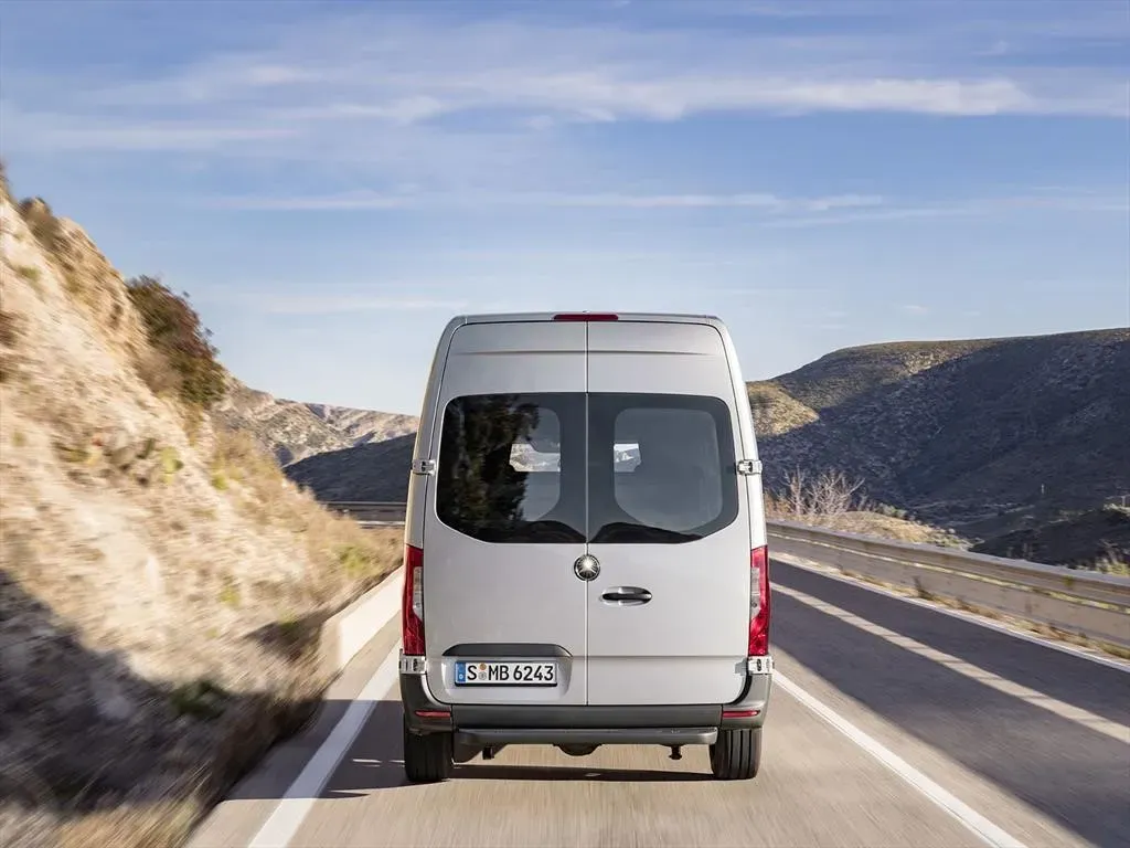 Parte Trasera Mercedes-Benz Sprinter 2019 Blanco