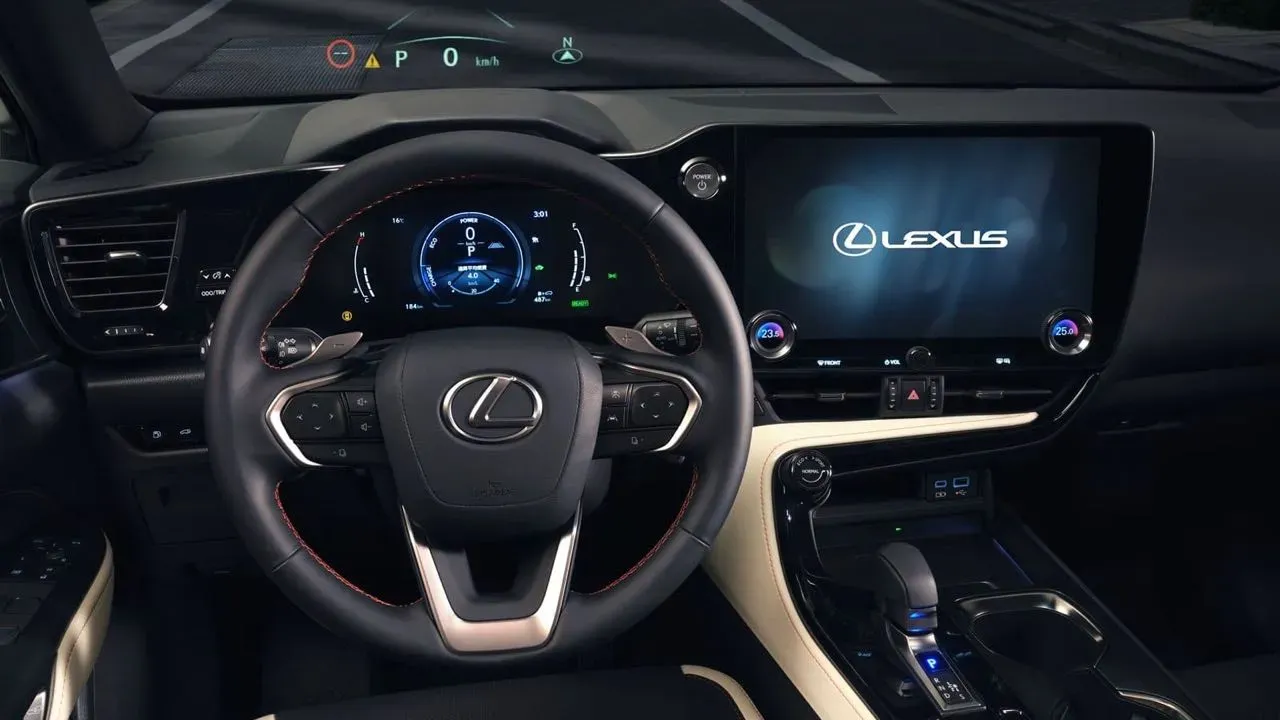 Interior Lexus NX 2022