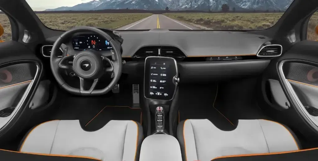 Interior SUV de McLaren 2025